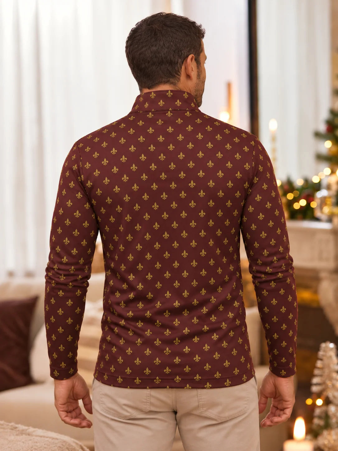 Golfpullover in Braun mit weihnachtlichem Emblem-Muster und Viertelreißverschluss
