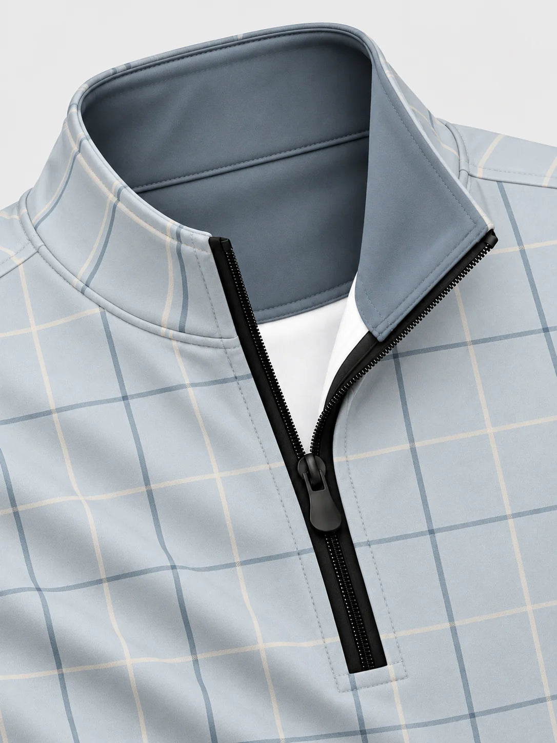 Golfpullover in Puderblau mit Fensterkaromuster und Viertelreißverschluss