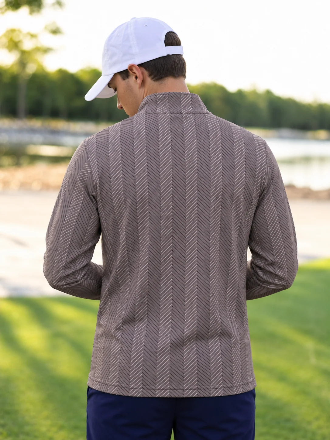 Golf-Pullover in Taupe mit Fischgrätmuster und kurzem Reißverschluss