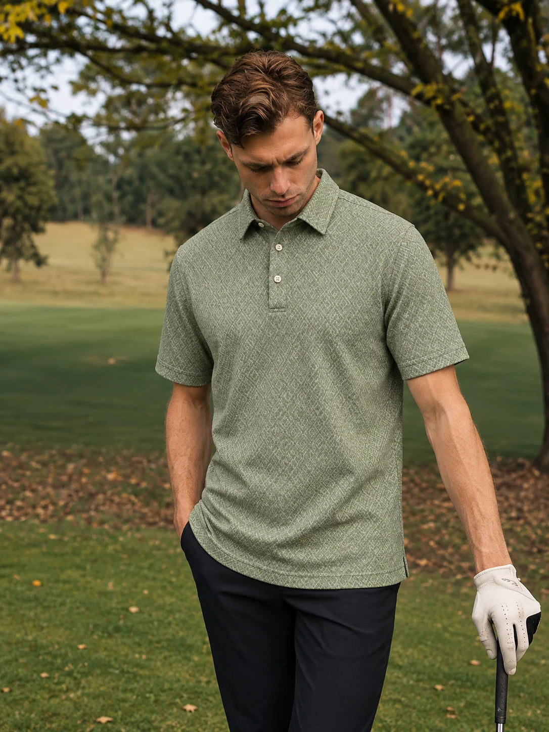 Salbeigrünes Performance-Golfpoloshirt mit Rautenmuster