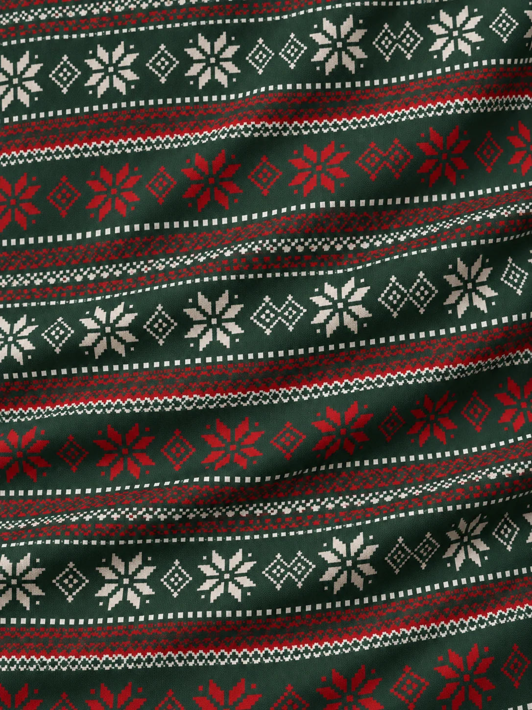 Golfpullover in Waldgrün mit weihnachtlichem Fair-Isle-Muster und Viertelreißverschluss