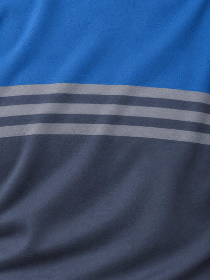 Golf-Pullover in Schieferblau mit Bruststreifen und kurzem Reißverschluss