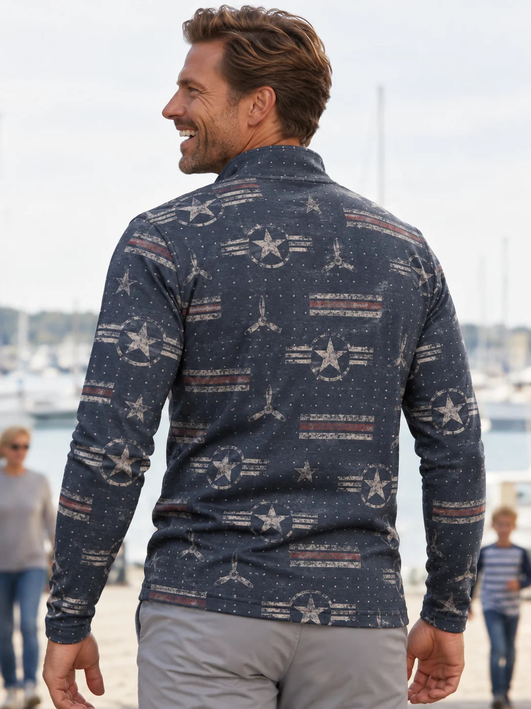 Marineblauer Golfpullover mit Luftfahrtmotiv und Viertelreißverschluss