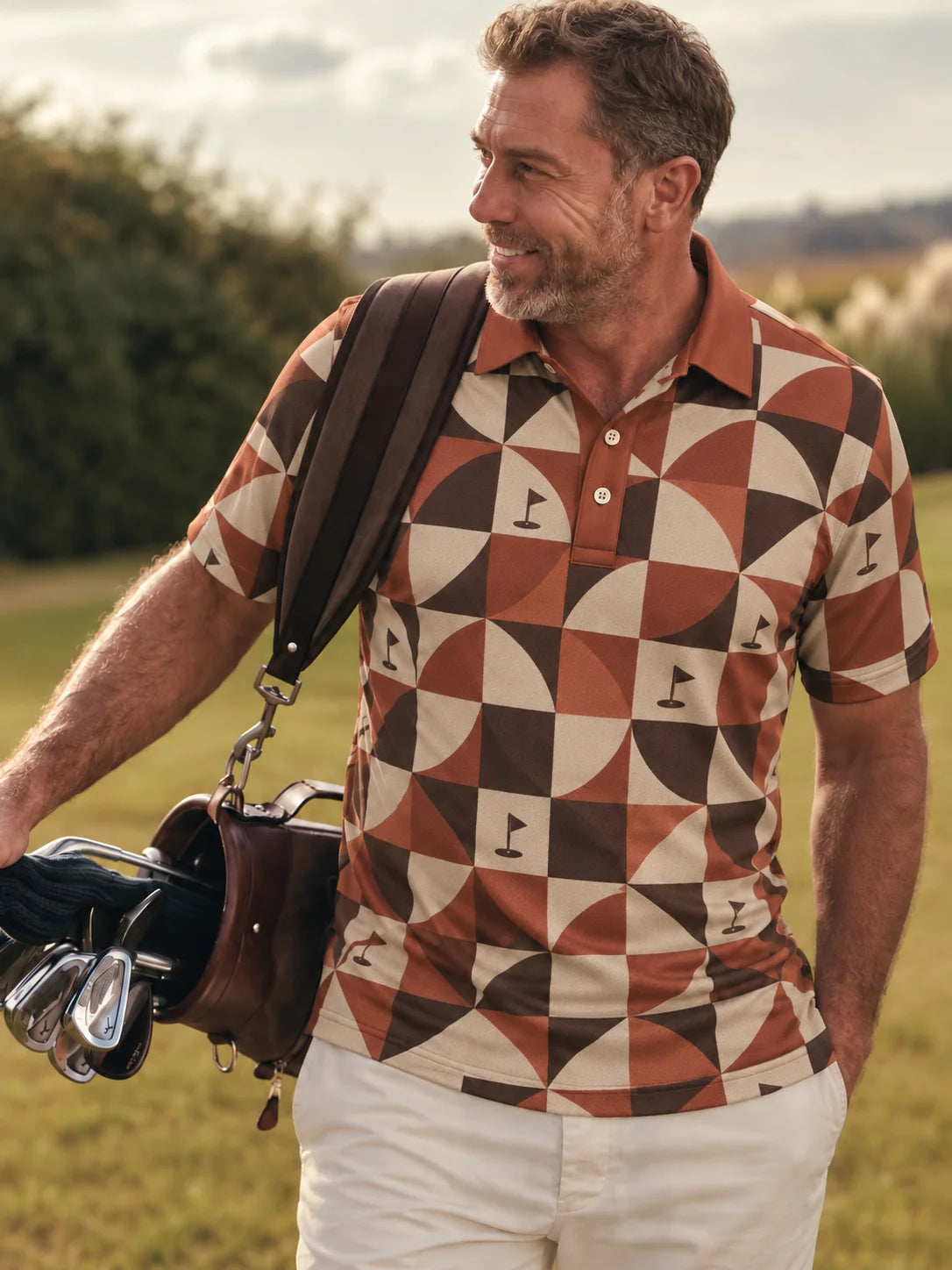 Terrakottafarbenes geometrisches Performance-Golfpoloshirt