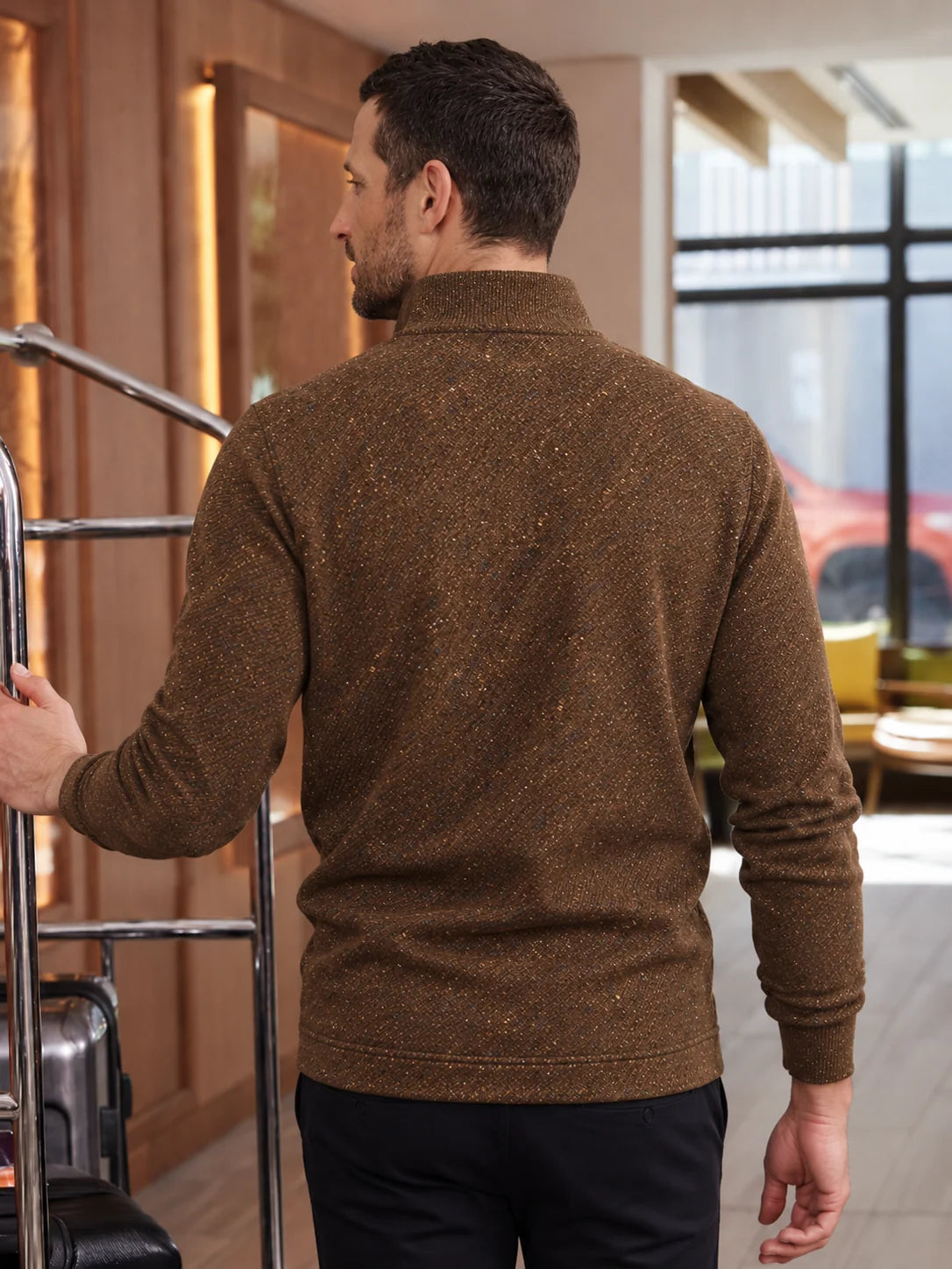 Golf-Pullover mit Viertelreißverschluss und Tweedmuster in Tabakbraun