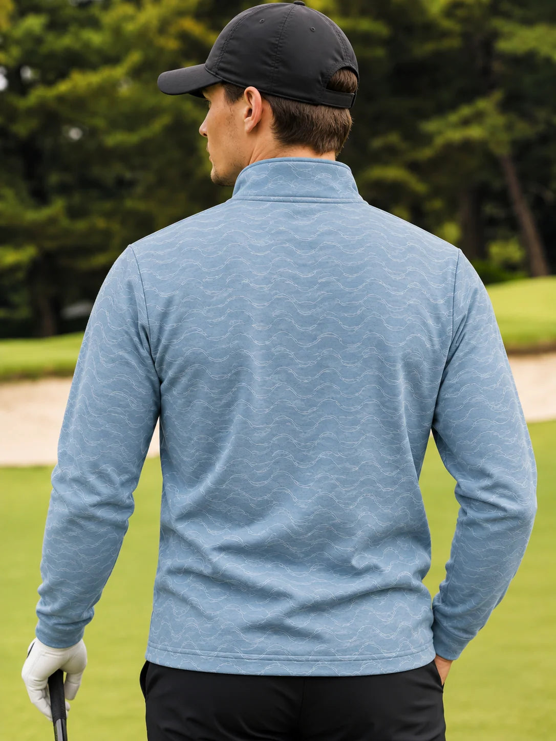 Golfpullover mit Wellenstruktur in Eisblau, Funktionsmaterial und Viertelreißverschluss