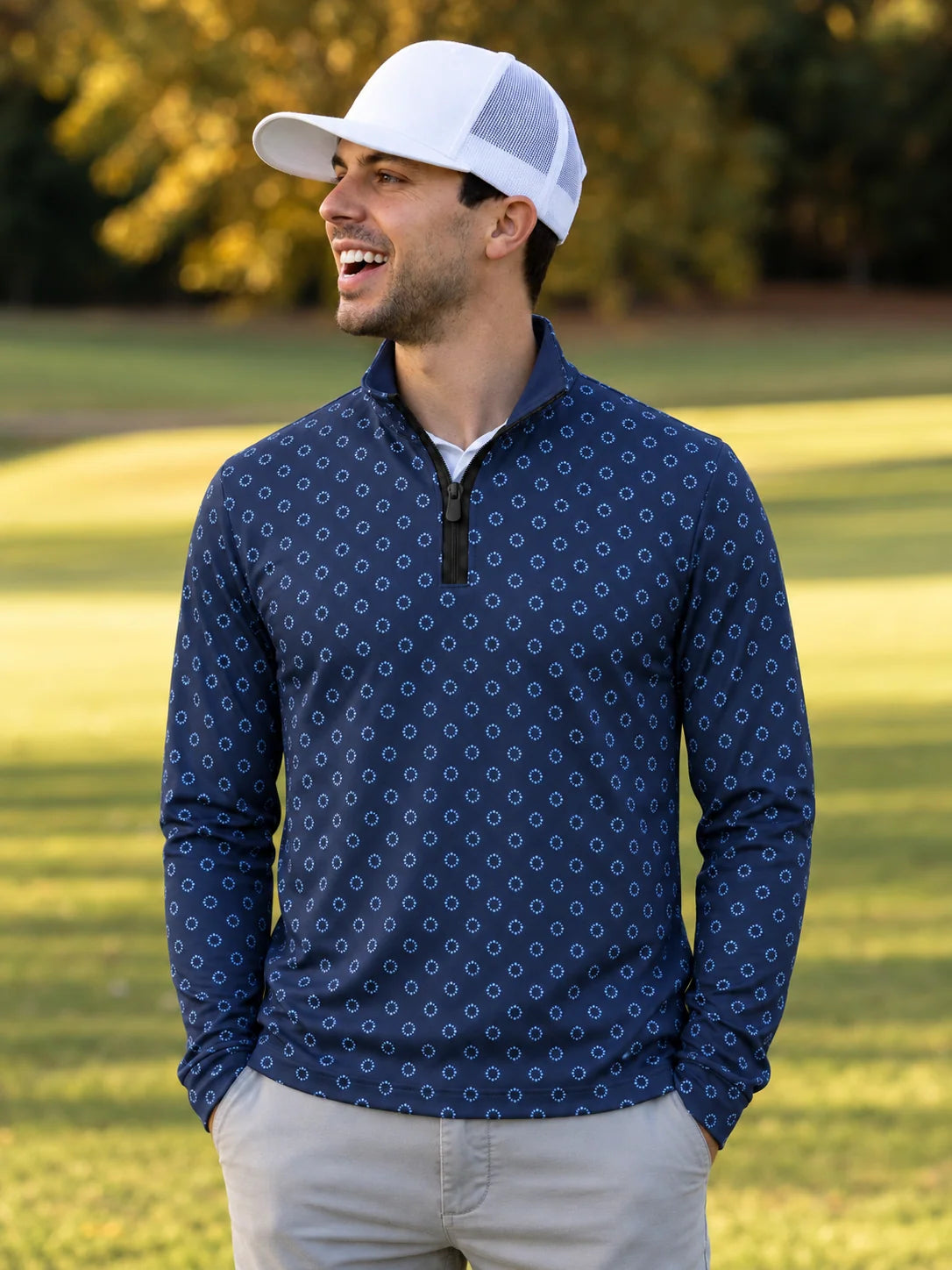 Navyblauer Performance-Pullover mit gepunktetem Kreismuster und kurzem Reißverschluss