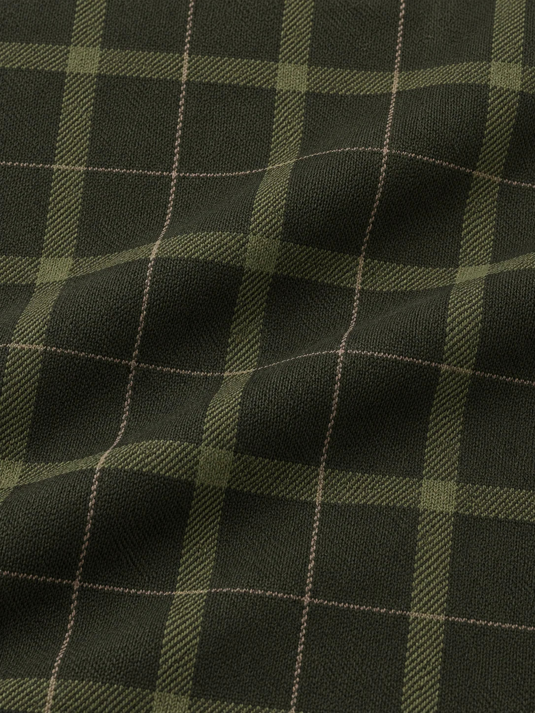 Golf-Pullover aus Funktionsmaterial in dunklem Olivgrün mit klassischem Heritage-Karomuster und Viertelreißverschluss