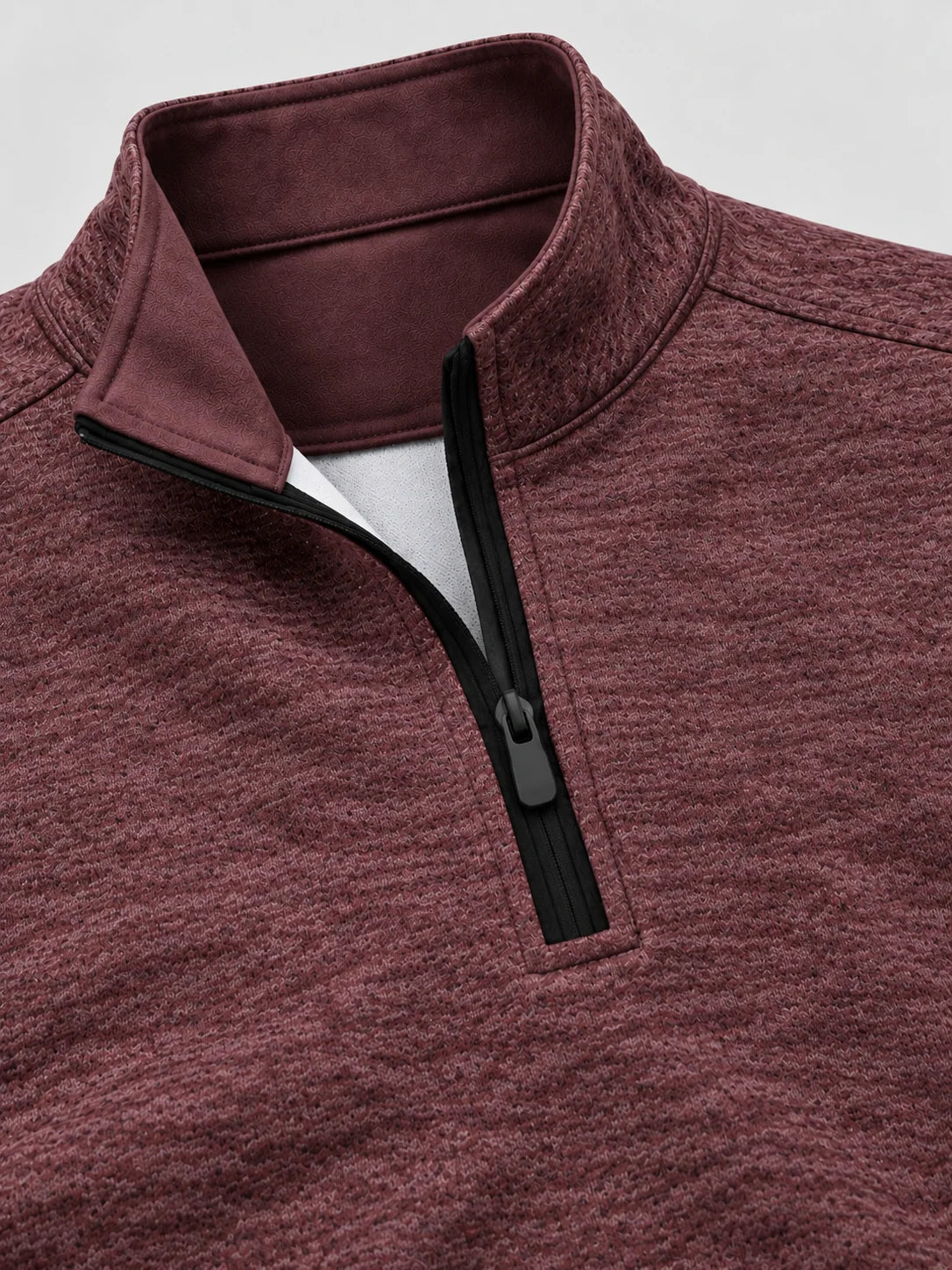 Weinroter Golf-Pullover in Melange-Optik mit Viertelreißverschluss