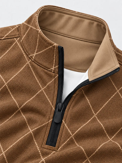 Golfpullover mit Argyle-Rautenmuster in Kamelbraun, Funktionsmaterial und Viertelreißverschluss