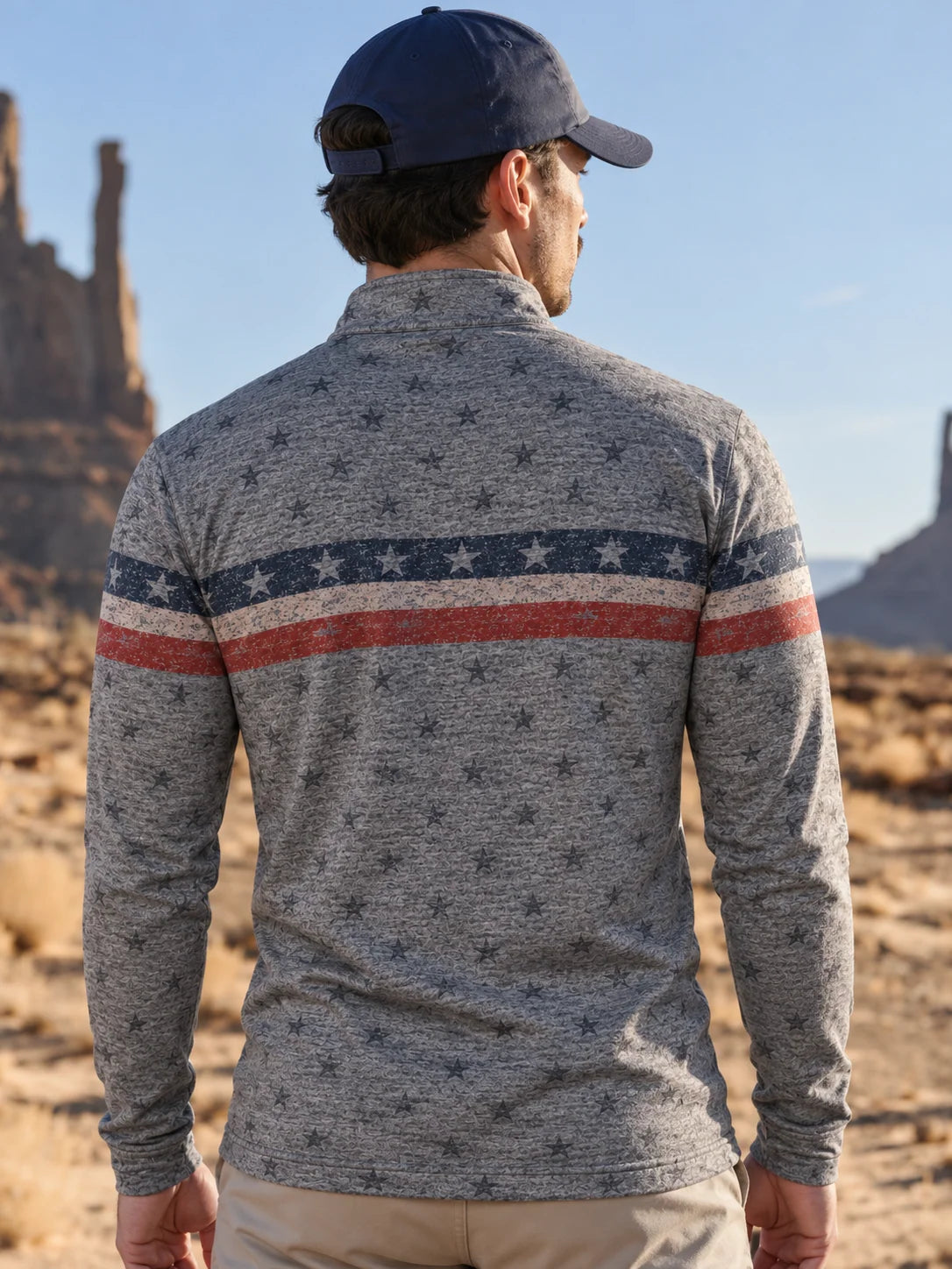 Grauer Golfpullover für Herren mit Sternen- und Streifenmuster und Viertelreißverschluss